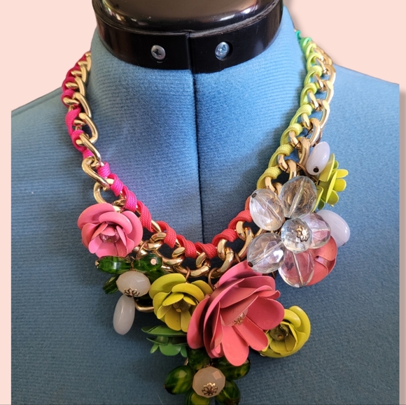 Floral Necklace - Picture 1 of 2